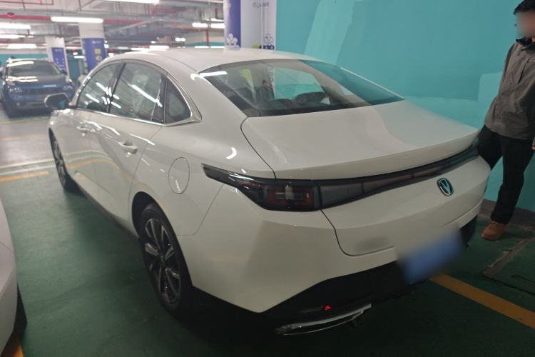 Used CHANGAN Eado 2025 Blue Whale 1.5T 500Bar Prestige Model
