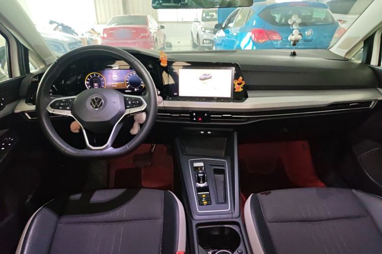 Used Volkswagen Golf 2021 280TSI DSG Pro Center Console