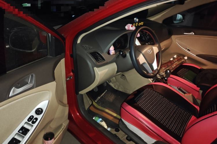 Used Hyundai Verna (older generation) 2010 Sedan 1.4L Manual Comfort GS Driver Seat