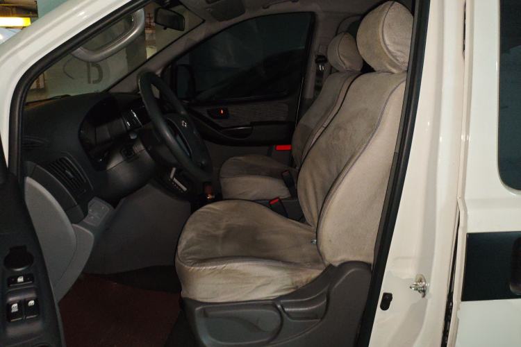 Used Hyundai H-1 Starex 2011 2.4L Comfort Edition
