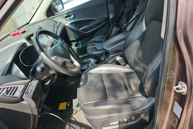 Used Hyundai Santa Fe 2013 2.4L Automatic Two-Wheel Drive Smart Version