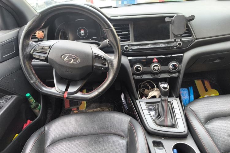 Used Hyundai Elantra (6th Generation / Lingdong) 2019 1.4T Dual-Clutch Xuan Dong · Dynamic Model Center Console
