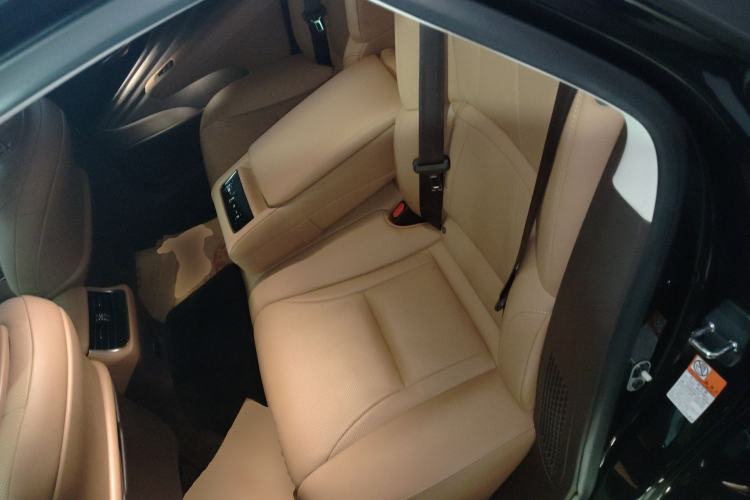 Used Lexus LS 2018 500h Excellence Edition China VI standard