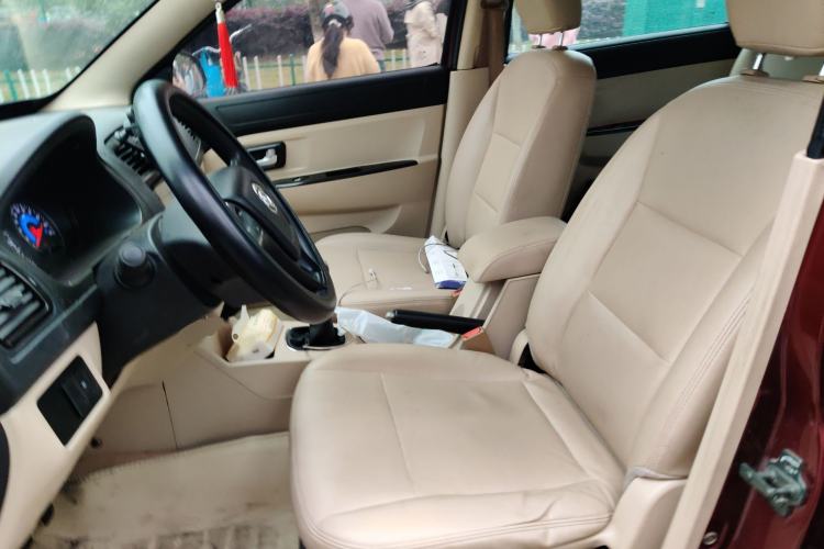 Used Dongfeng Fengon 370 2016 1.5L Manual Standard Edition SFG15-05 7 Seats
