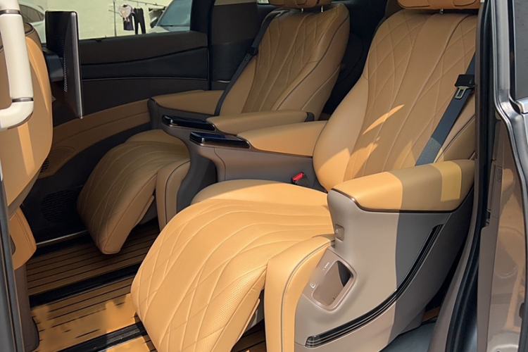 Used Denza D9 2022 DM-i 970 Four-Wheel Drive Flagship Model