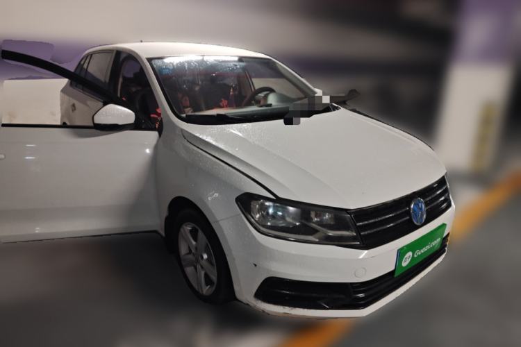 Used Volkswagen Santana 2015 HaoNa 1.6L Manual Fashion Edition Front Right 45 Deg