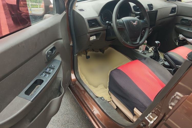 Used Wuling Hongguang 2014 1.5L S Standard Version