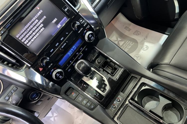 Used Toyota Vellfire 2019 Dual-Engine 2.5L HV Luxury Edition
