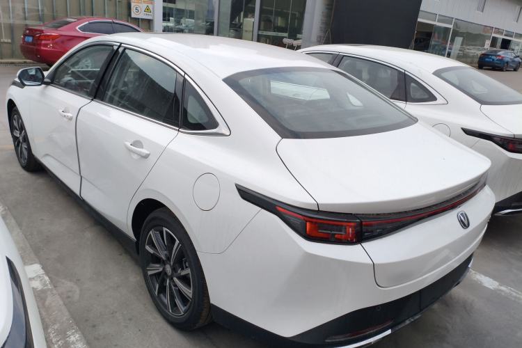 Used CHANGAN Eado 2025 Blue Whale 1.5T 500Bar Prestige Model
