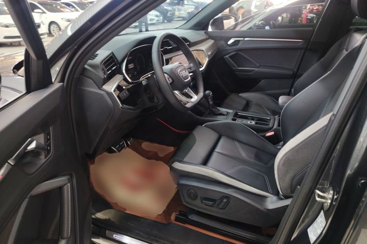 Used Audi Q3 2024 35 TFSI Fashion Dynamic Edition
