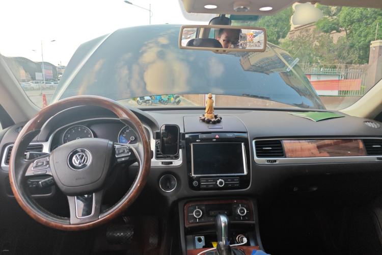 Used Volkswagen Touareg 2011 3.0 TSI Comfort Version
