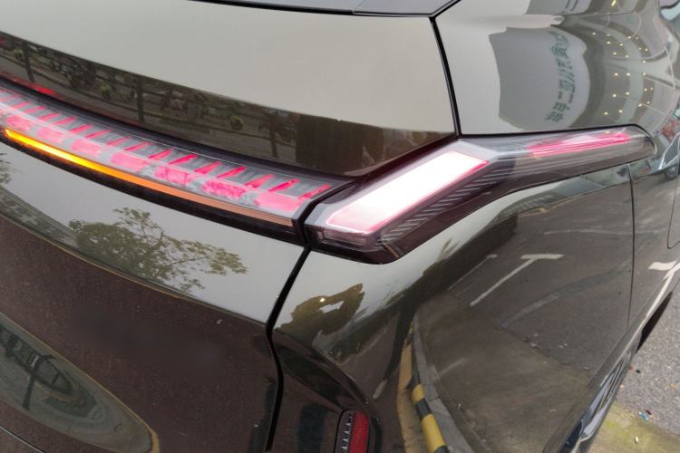 Used Lynk & Co 08 EM-P 2026 Model 210 Four-Wheel Drive Performance Ultra H7 Right Rear Taillight