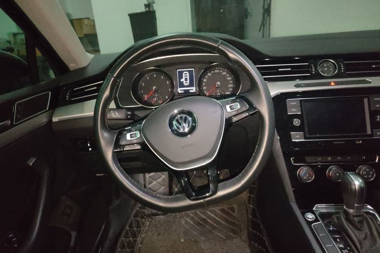 Used Volkswagen Magotan 2019 330TSI DSG Leading Model China VI Standard
