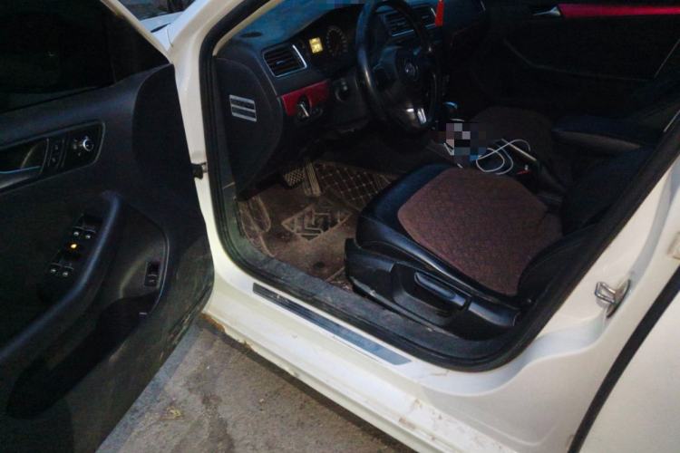 Used Volkswagen Sagitar 2014 Revised Version 1.6L Automatic Comfort Edition Driver Seat