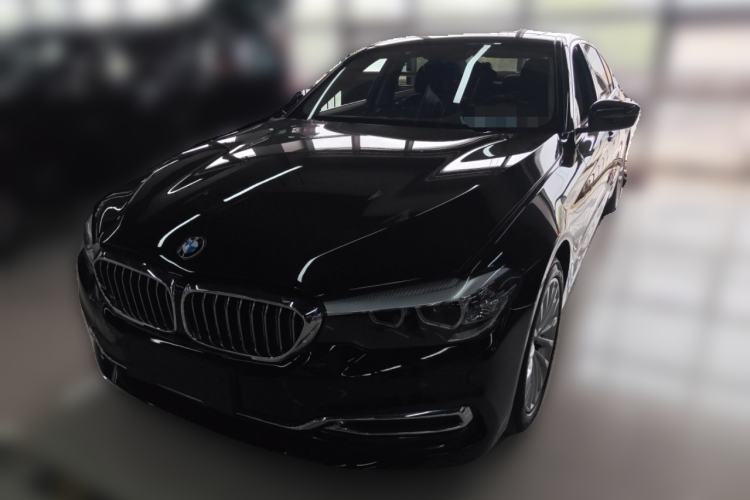 Used BMW 5 Series 2020 525Li Luxury Package Front Right 45 Deg