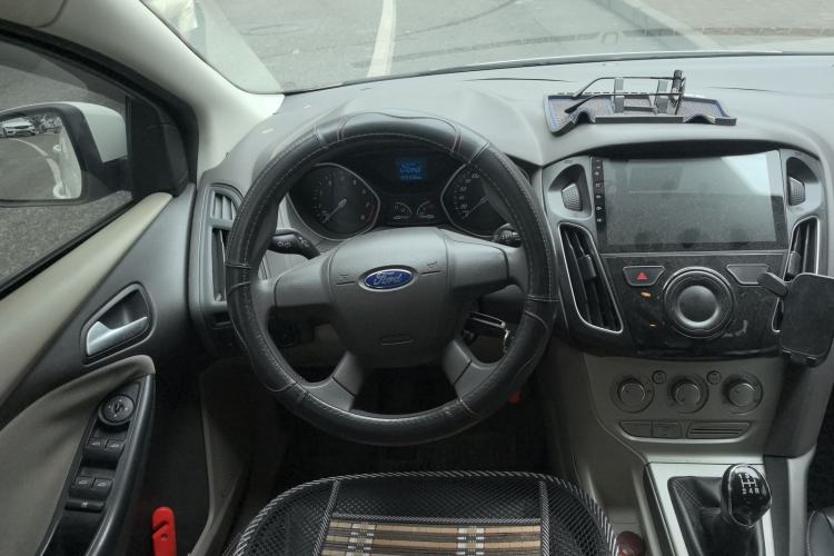 Used Ford Focus 2012 Sedan 1.6L Manual Comfort Model Steering Wheel
