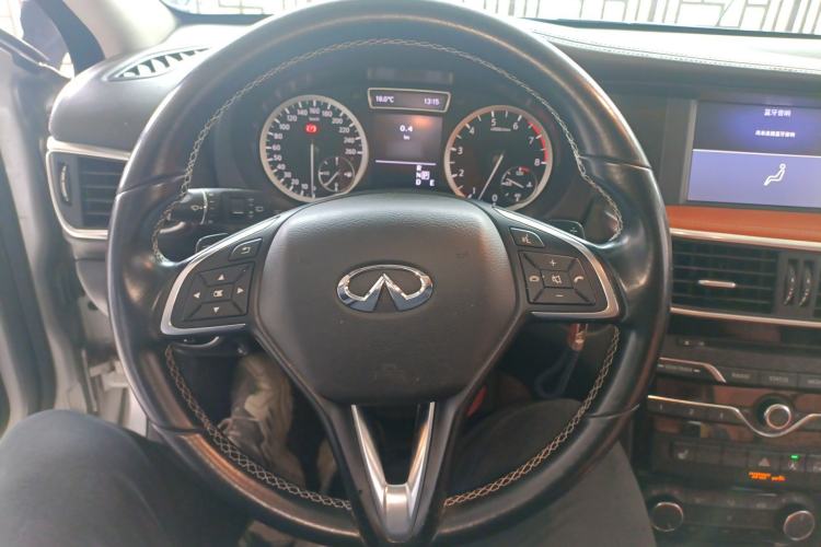 Used Infiniti QX30 2017 2.0T Four-Wheel Drive Sport Edition Steering Wheel