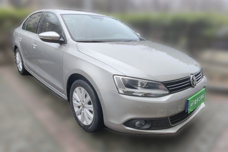 Used Volkswagen Sagitar 2014 1.4TSI Automatic Luxury Model Front Right 45 Deg