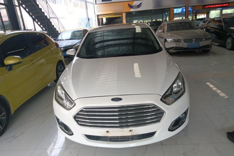 Used Ford Escort 2015 1.5L Automatic Fashion Model Front