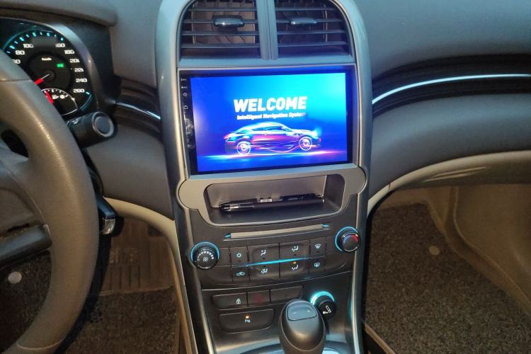 Used Chevrolet Malibu 2014 2.0L Automatic Comfort Edition Audio And AC Panel