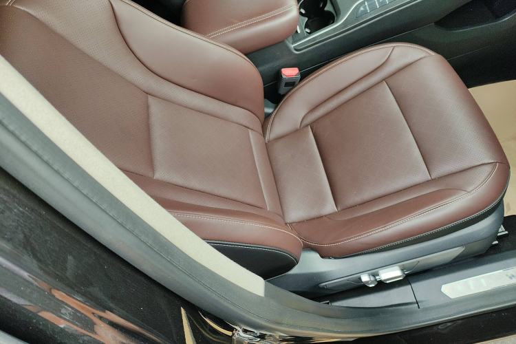 Used Wey VV6 2021 2.0T Two-Wheel Drive Smart Protection+