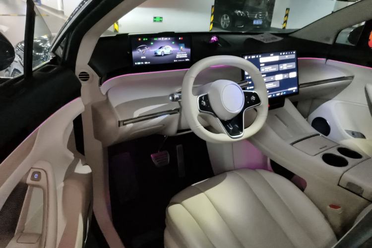 Used Hima Luxeed R7 2024 All-Electric 667 km Max Driver Seat