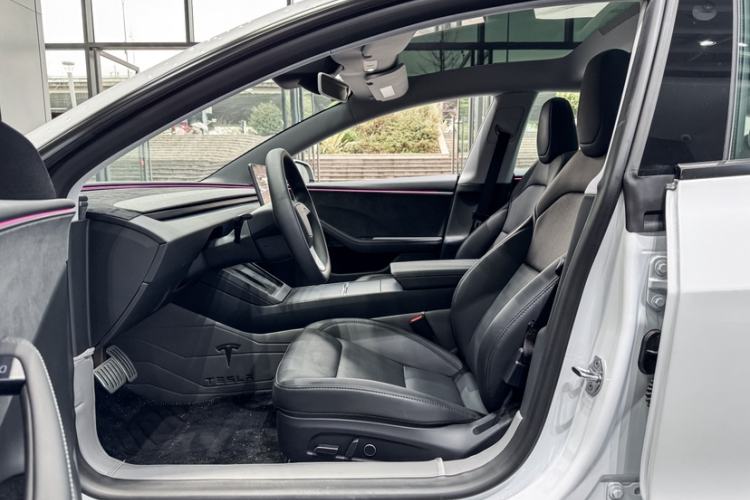 Used Tesla Model 3 2025 Long-Range All-Wheel-Drive Version
