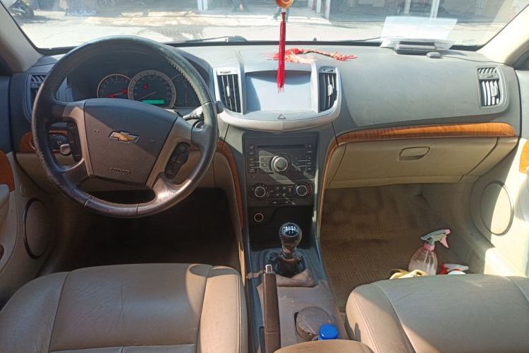 Used Chevrolet Epica 2013 1.8 SX Luxury Edition MT Center Console