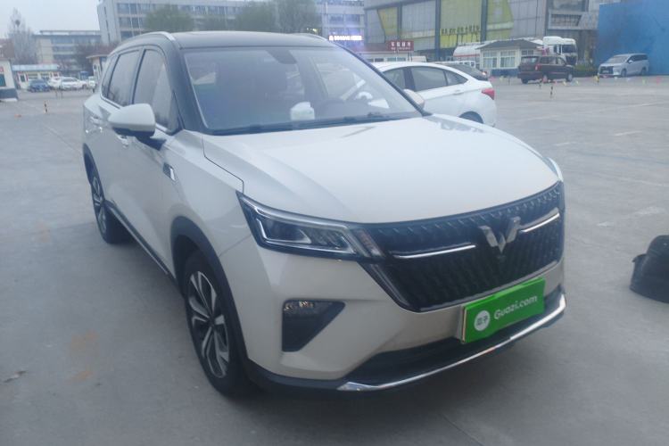 Used Wuling Asta 2022 2.0L DHT Electric-Speed Version
