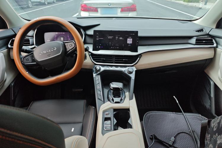 Used Lynk & Co 06 EM-P 2022 PHEV 84 km Range Pro Version
