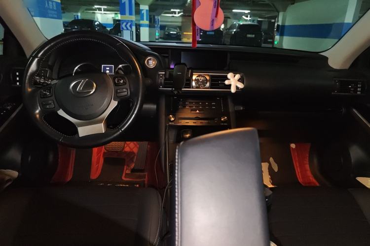 Used Lexus IS 2017 300 Leading Edition
