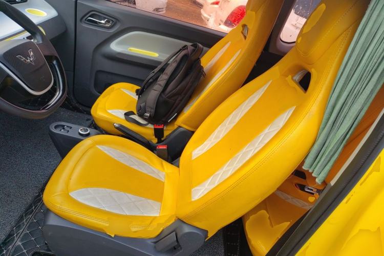 Used Wuling Hongguang MINIEV 2021 Macaron Fashion Edition Lithium-Ion Battery Left Front Seat