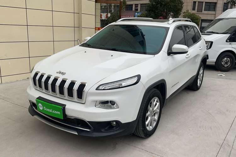 Used Jeep Cherokee 2017 2.0L Superior Edition