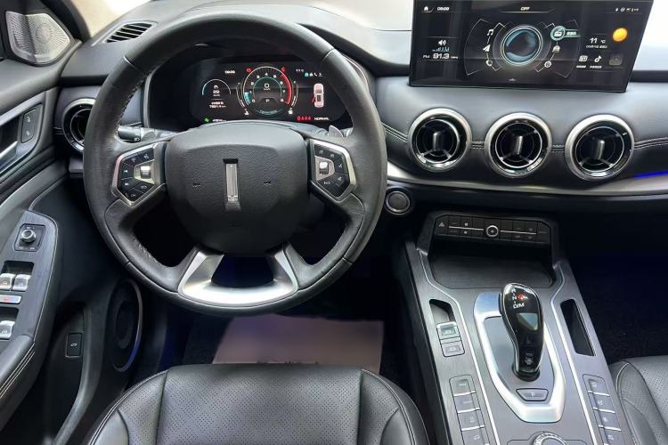 Used Wey VV6 2020 2.0T Two-Wheel Drive Smart Protection+
