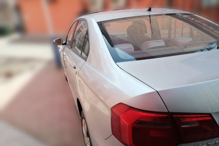 Used Volkswagen Jetta 2013 1.6L Manual Fashion Edition