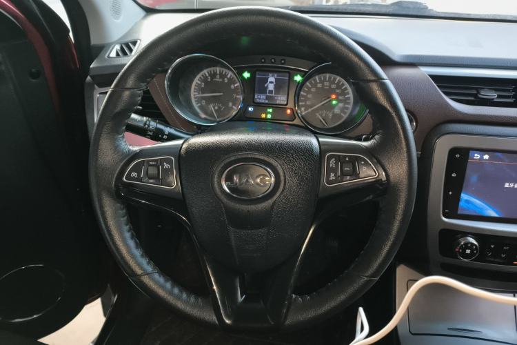 Used JAC T8 2019 2.0T Gasoline Two-Wheel Drive Prestige Version Standard Double HFC4GA3-4D
