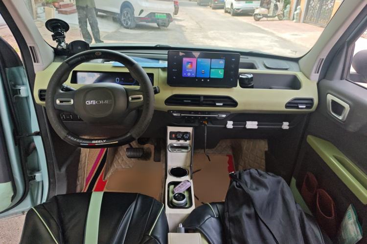 Used Geely Galaxy Panda 2023 Panda Mini 120km Cute Bear
