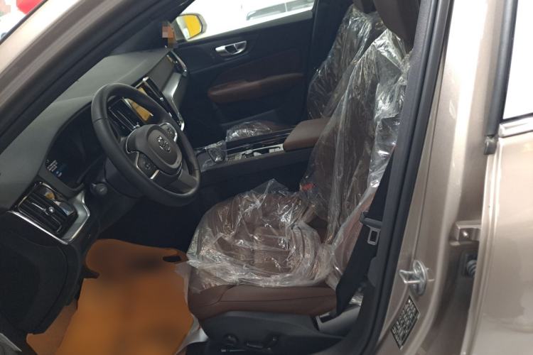 Used Volvo S60 2026 Model B4 Zhiyi Luxury Edition