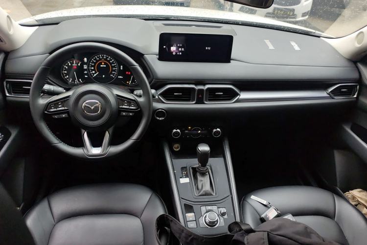 Used Mazda CX-5 2024 2.0L Automatic Two-Wheel Drive ZhiShang Pro Center Console