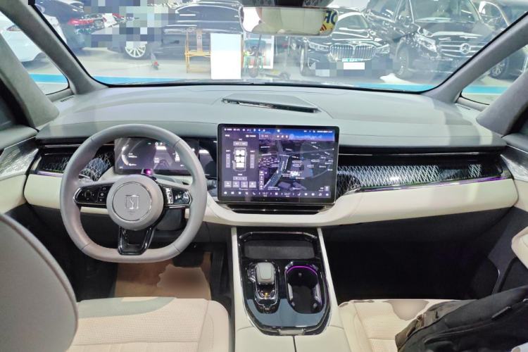 Used Zeekr 009 2022 WE Edition
