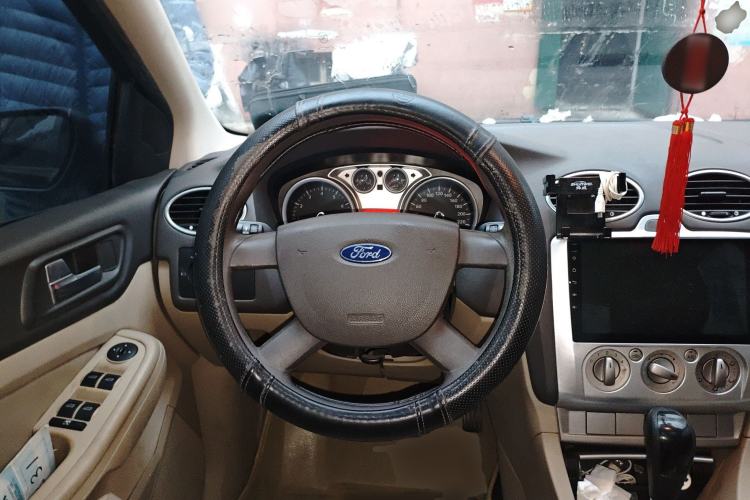 Used Ford Focus 2011 Sedan 1.8L Automatic Fashion Edition
