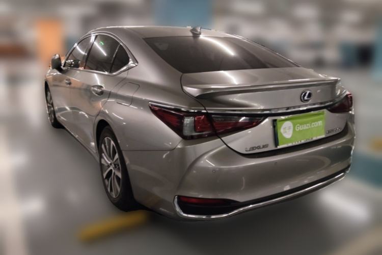 Used Lexus ES 2018 300h Premier Edition China VI Standard