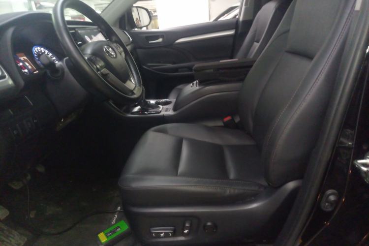 Used Toyota Highlander 2018 2.0T Four-Wheel Drive Luxury Version 7 Seats China VI Standard