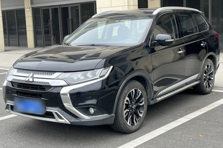 Used Mitsubishi Outlander 2019 2.4L 4x4 Zhi Xiang Edition 7 Seats China VI Standard