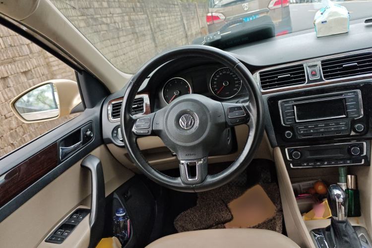 Used Volkswagen Santana 2013 1.6L Automatic Luxury Edition Steering Wheel