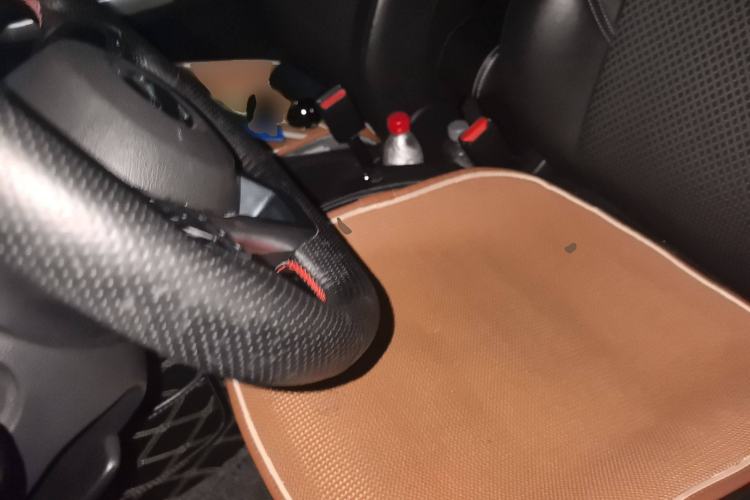 Used Nissan Kicks 2017 1.5L CVT Smart Drive Edition Left Front Seat