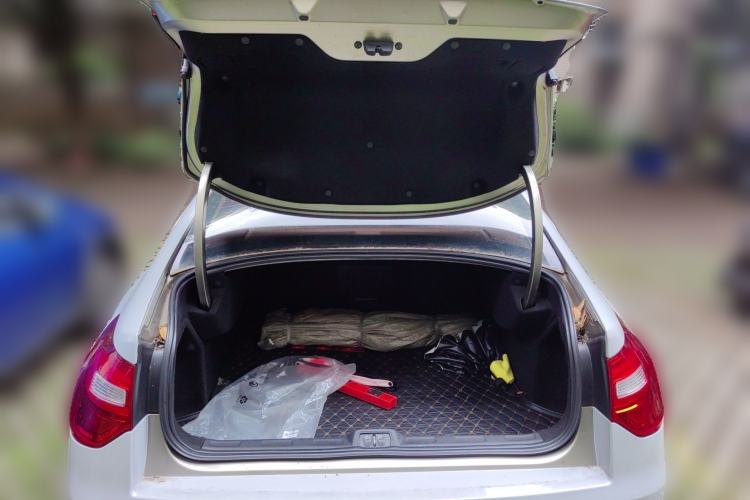 Used Citroen C5 2014 1.6T Automatic Prestige Model Trunk