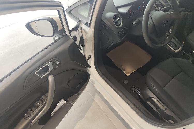 Used Ford Fiesta 2013 Hatchback 1.5L Automatic Fashion Edition