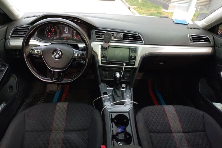 Used Volkswagen Lamando 2019 230TSI DSG Fashion Edition China VI Center Console