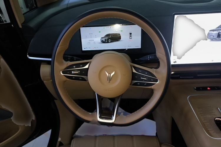 Used VOYAH Dream 2025 PHEV Four-Wheel-Drive Flagship Version – Qiankun Edition Steering Wheel